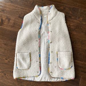 Faux fur (Sherpa) vest with fabric trim SM